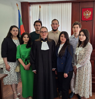 Студенты  Юридического института приняли участие в судебном процессе 